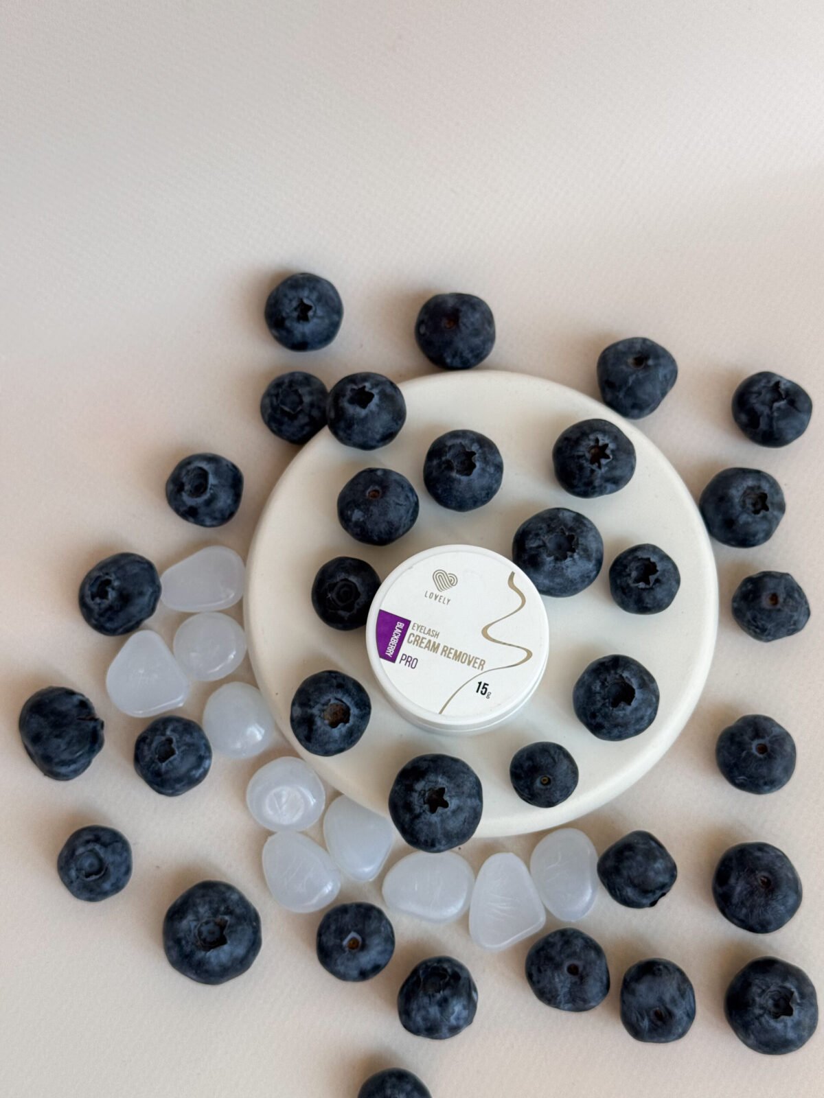 Cream-remover Lovely with the aroma of Blackberry, 15g - obrazek 3
